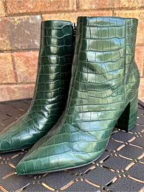Marc Fisher RetireTeal Lagoon Dark Green Croc-Embossed Pointed Ankle Boots